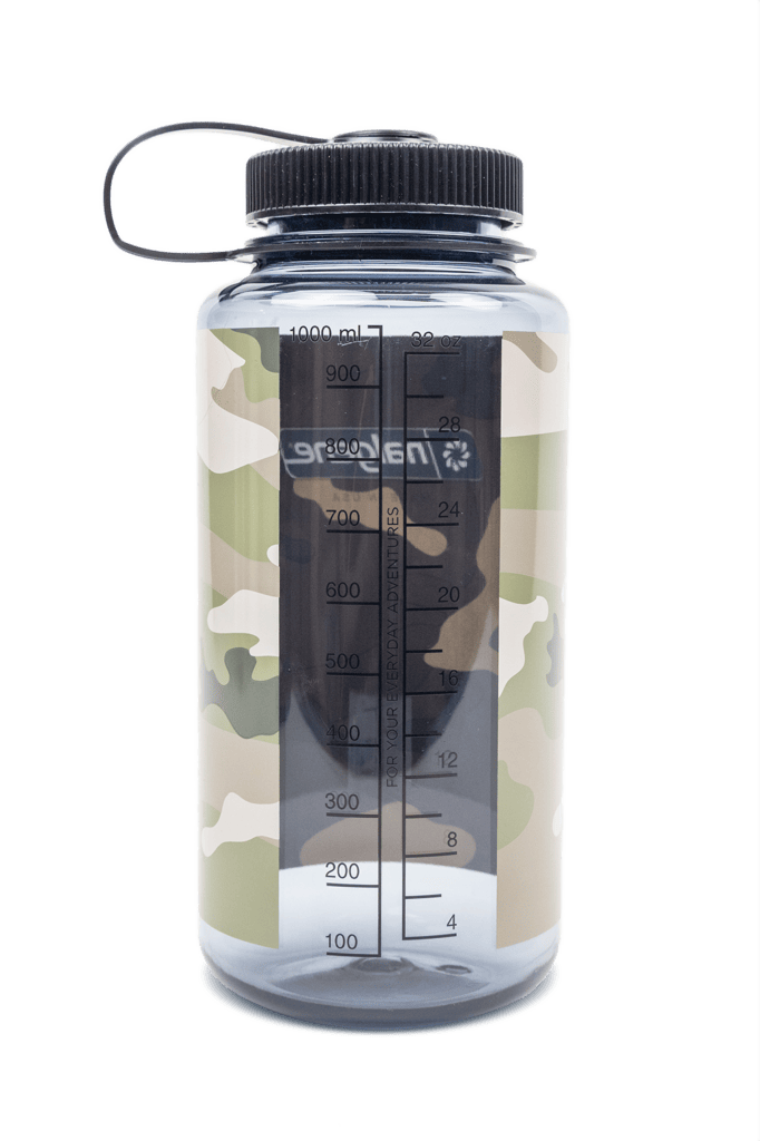 32oz WM Green Camo Back