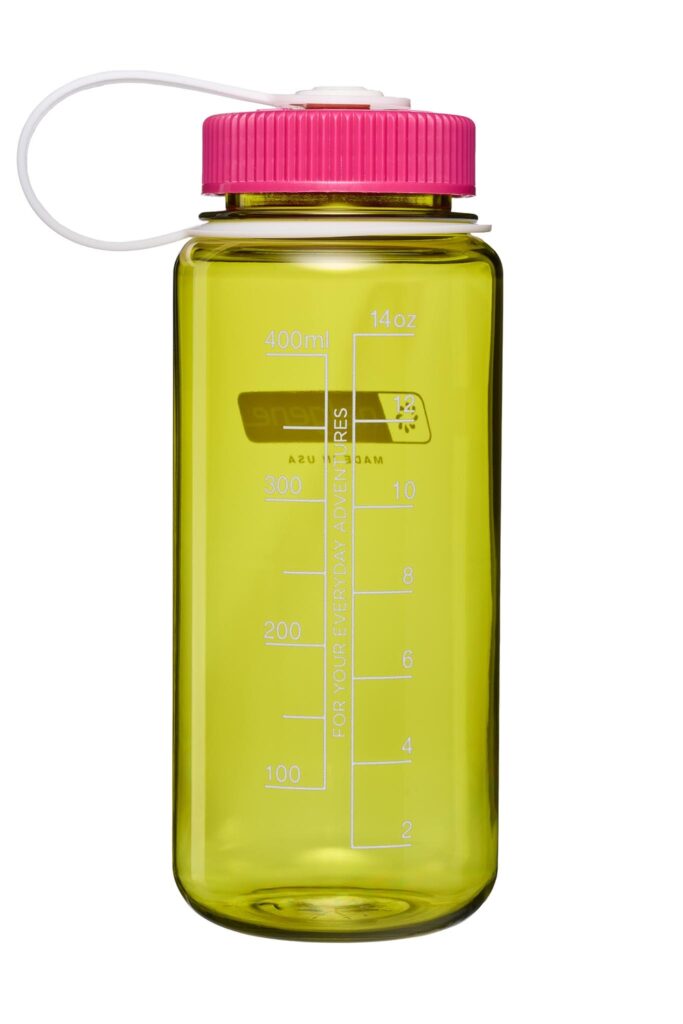 The 16oz WM Thrill & Motion is a green water bottle with a pink lid and measurement markings up to 400ml (14oz) on the side.